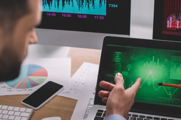 Impacto do Blockchain no Direito Digital e Curso de Direito Digital: Navegando nas Ondas da Tecnologia