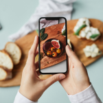 Kelsem Ricardo Rios Lima mostra como a fotografia gastronômica em viagens transforma cada prato em uma memória visual cheia de estética e significado.