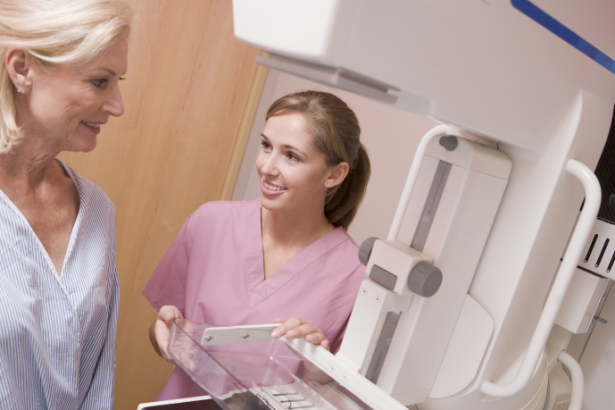 Com Vinicius Tadeu Sattin Rodrigues, entenda como a densidade mamária influencia o risco e por que o laudo redefine a estratégia de rastreamento.